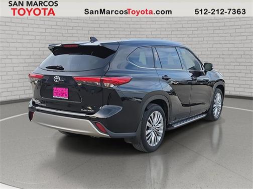 2023 Toyota Highlander Platinum