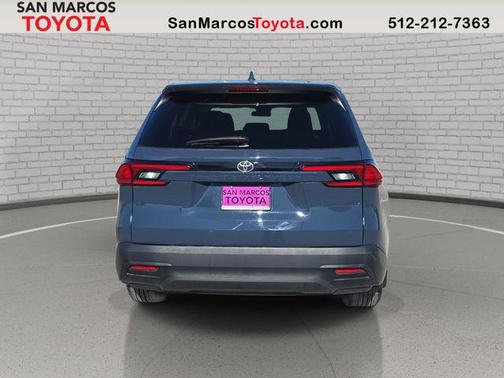 2025 Toyota Highlander LE