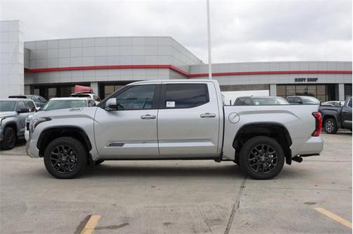 2025 Toyota Tundra Hybrid Platinum