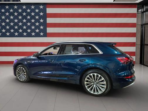 2019 Audi e-tron Premium Plus