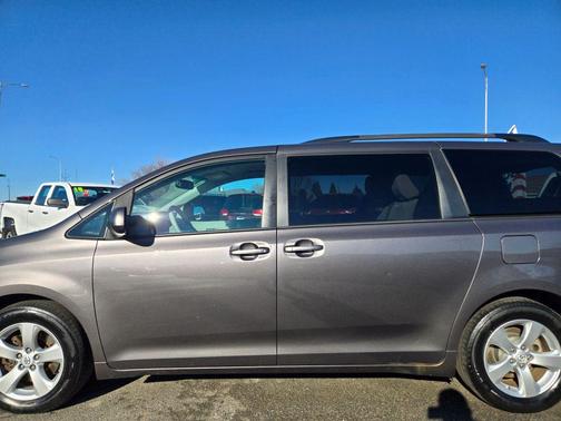 2013 Toyota Sienna LE