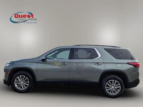 Green 2022 Chevrolet Traverse LT Cloth