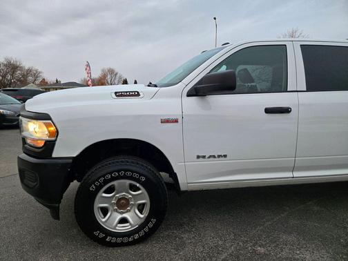 2020 RAM 2500 Tradesman Crew Cab 4X4 8' Box