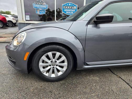 2014 Volkswagen Beetle Auto 1.8T Entry