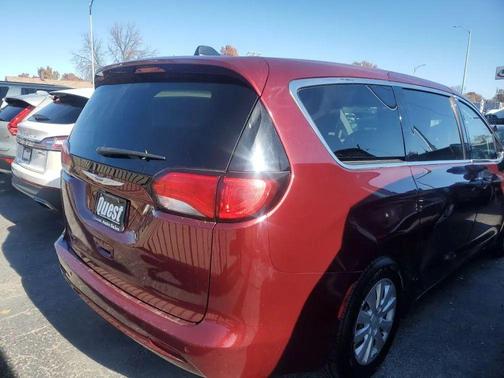 2020 Chrysler Voyager L