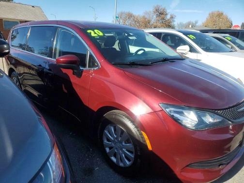 2020 Chrysler Voyager L