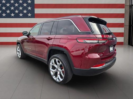 2023 Jeep Grand Cherokee Laredo