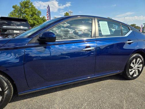 2022 Nissan Altima S FWD