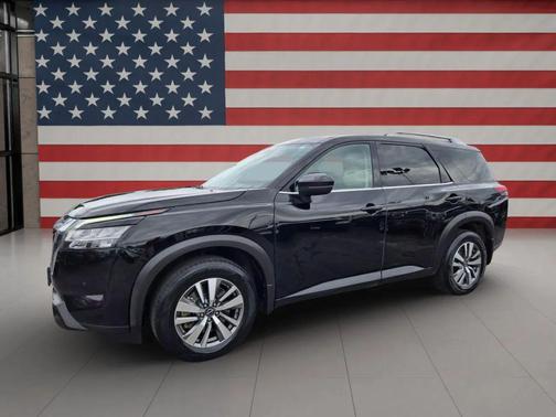 2023 Nissan Pathfinder SL 4WD