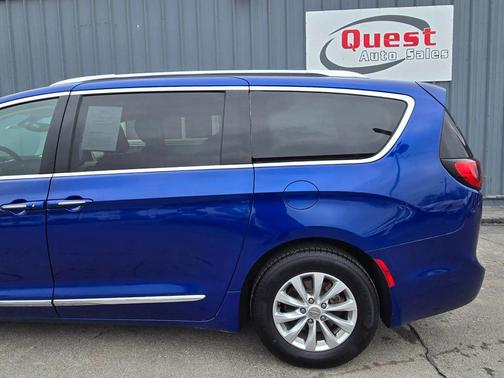 2018 Chrysler Pacifica Touring-L