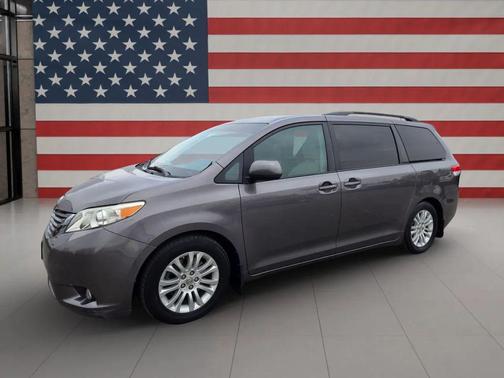 2011 Toyota Sienna XLE