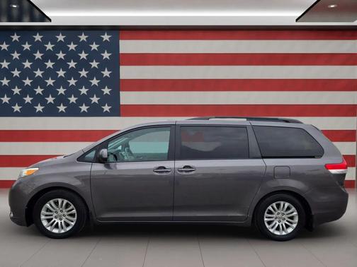 2011 Toyota Sienna XLE