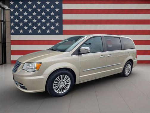 2016 Chrysler Town & Country Touring-L