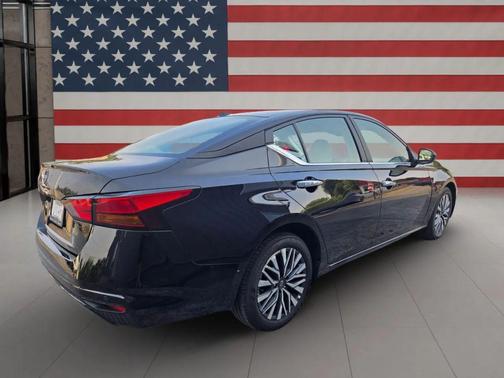 Black 2025 Nissan Altima 2.5 SV