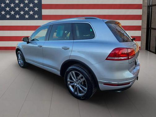 2016 Volkswagen Touareg VR6 Lux