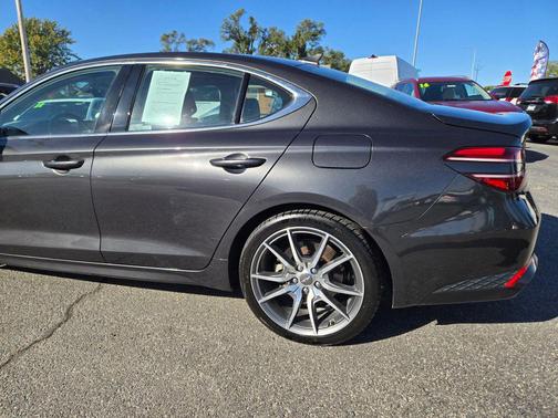 2023 Genesis G70 2.0T AWD
