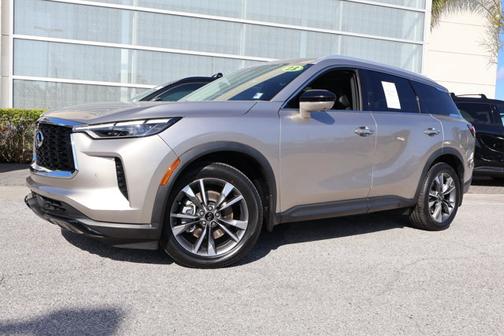 2023 INFINITI QX60 LUXE