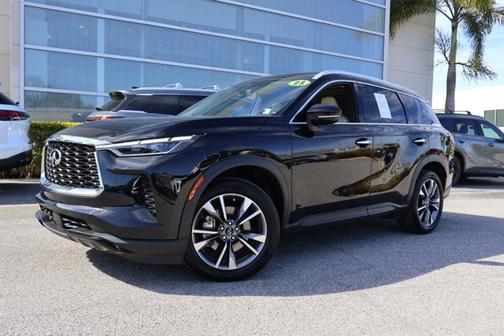 2023 INFINITI QX60 LUXE