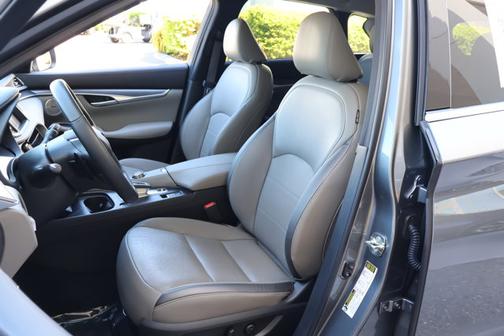 2024 INFINITI QX50 LUXE
