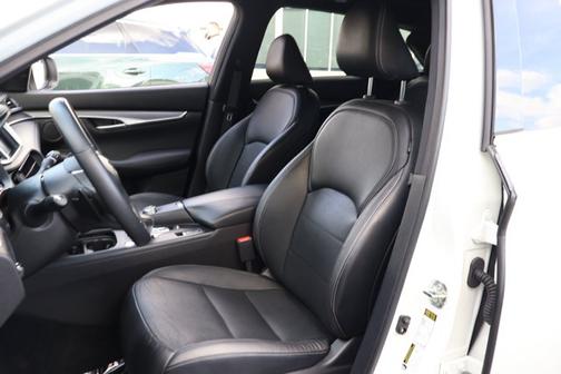 2022 INFINITI QX50 LUXE