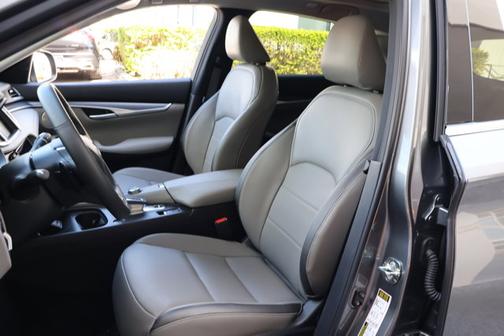 2025 INFINITI QX50 LUXE
