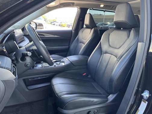 Mineral Black 2023 INFINITI QX60 LUXE