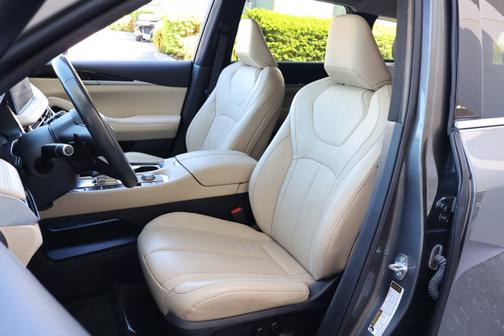 2022 INFINITI QX60 PURE