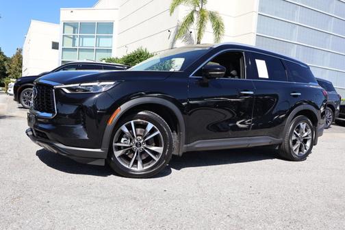 2023 INFINITI QX60 LUXE