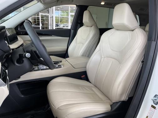 Glacier White 2023 INFINITI QX60 PURE