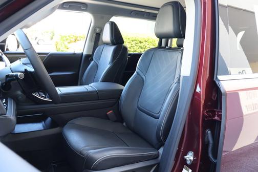 2025 INFINITI QX80 LUXE