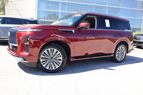 2025 INFINITI QX80 LUXE