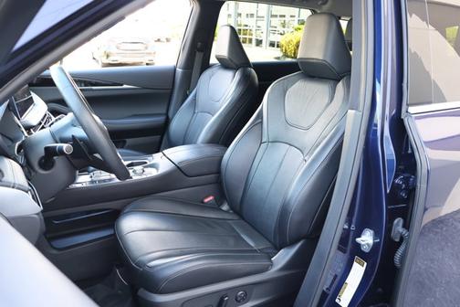 2022 INFINITI QX60 PURE