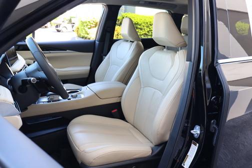 2025 INFINITI QX60 PURE