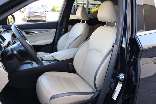 2022 INFINITI QX50 LUXE