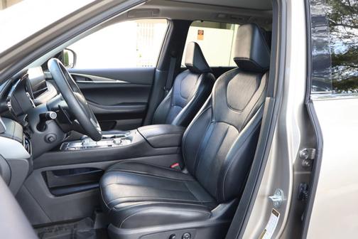 2022 INFINITI QX60 LUXE