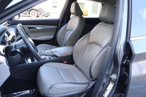 2023 INFINITI QX50 LUXE