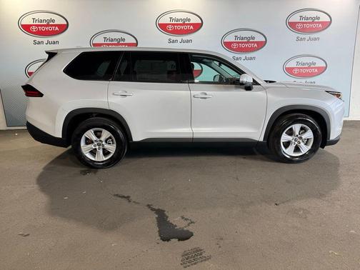 Wind Chill Pearl 2026 Toyota Grand Highlander