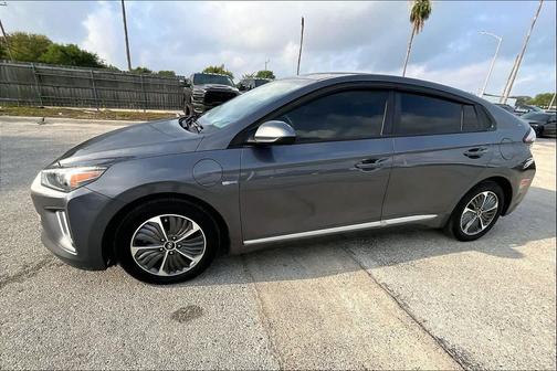 2020 Hyundai IONIQ Plug-In Hybrid SE