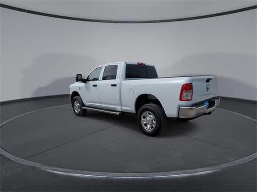 2024 RAM 2500 Tradesman Crew Cab 4x4 6'4' Box