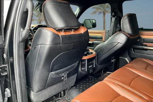 Diamond Black Crystal Pearlcoat 2022 RAM 3500 Longhorn