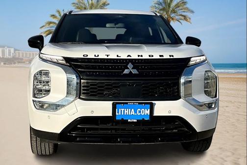 2022 Mitsubishi Outlander Black Edition 2WD