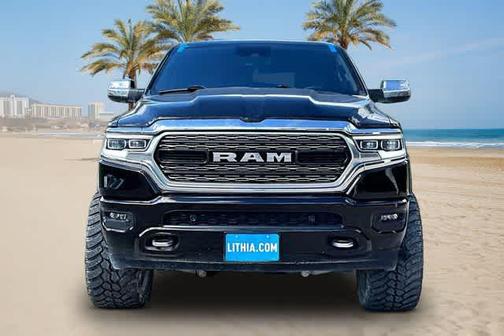 Diamond Black Crystal Pearlcoat 2023 RAM 1500 Limited