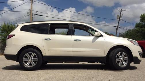 White Diamond Tricoat 2015 Chevrolet Traverse 1LT