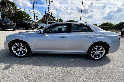 2020 Chrysler 300 C