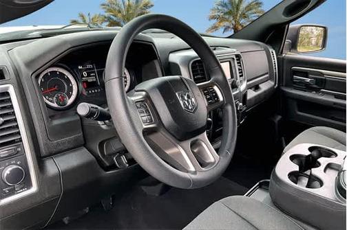 2024 RAM 1500 Classic Warlock Crew Cab 4x4 5'7' Box