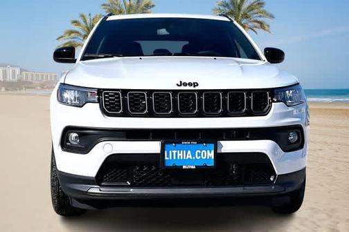 Bright White Clearcoat 2026 Jeep Compass Latitude