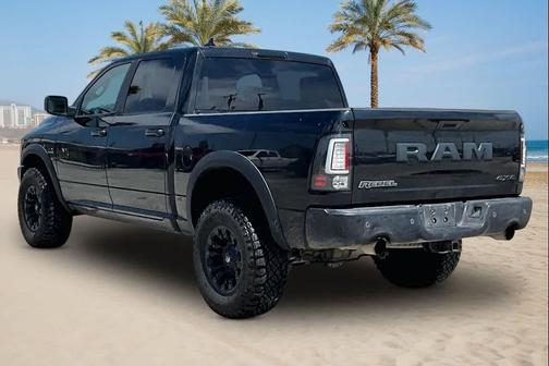 Brilliant Black Crystal Pearlcoat 2016 RAM 1500 Rebel