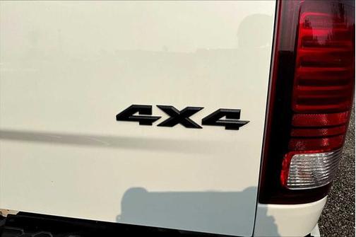 2018 RAM 2500 Laramie Crew Cab 4x4 6'4' Box