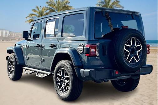 2024 Jeep Wrangler 4-Door Sahara 4x4