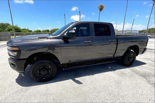 2025 RAM 2500 Tradesman Crew Cab 4x4 6'4' Box